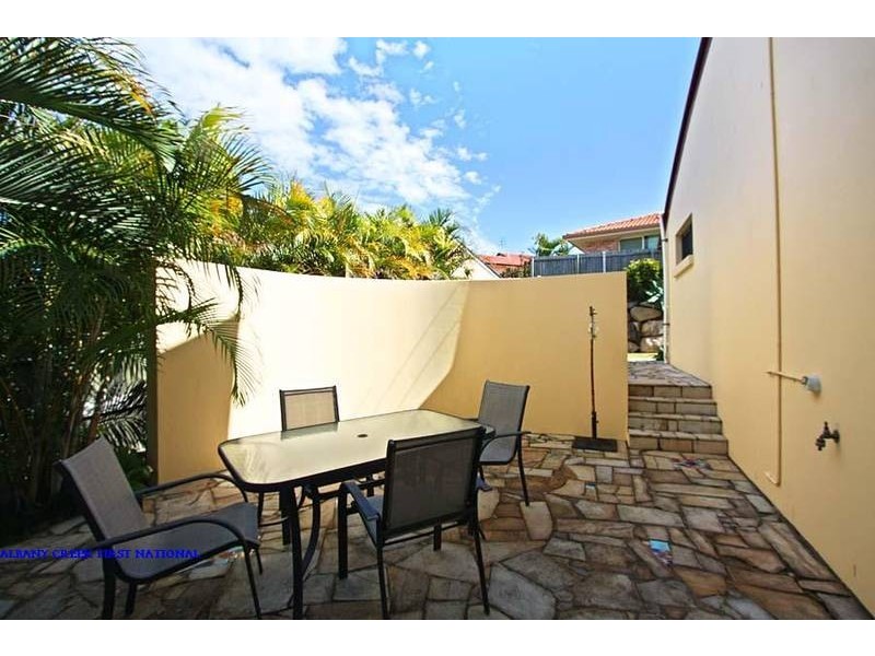 9 Paradise Court, Eatons Hill QLD 4037