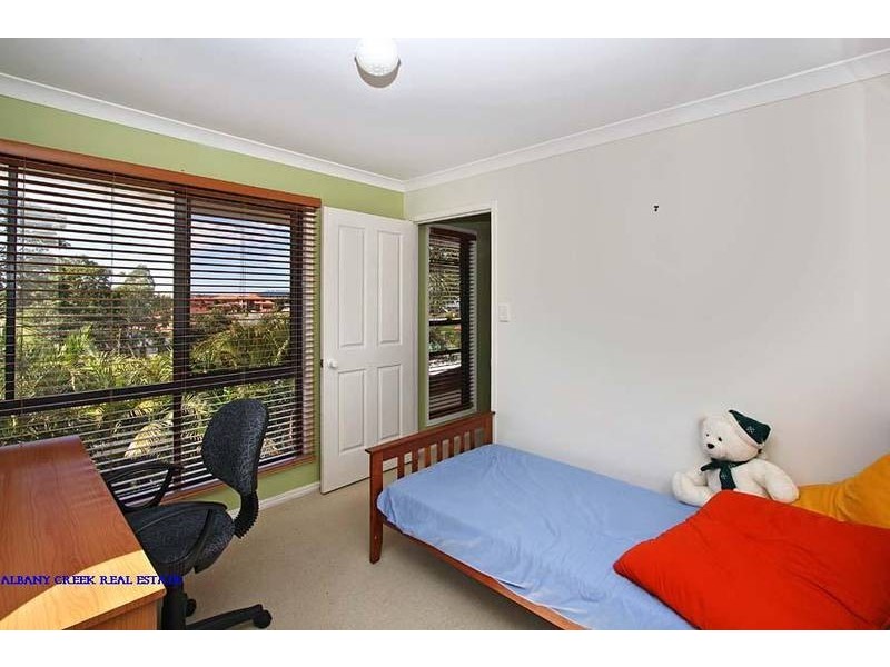 9 Paradise Court, Eatons Hill QLD 4037