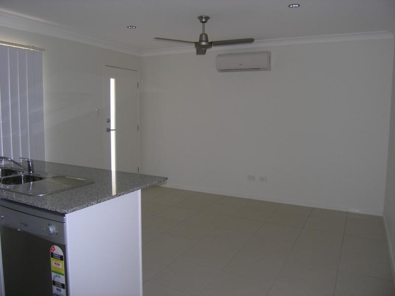 2/7 Hellcat Circuit, Bray Park QLD 4500