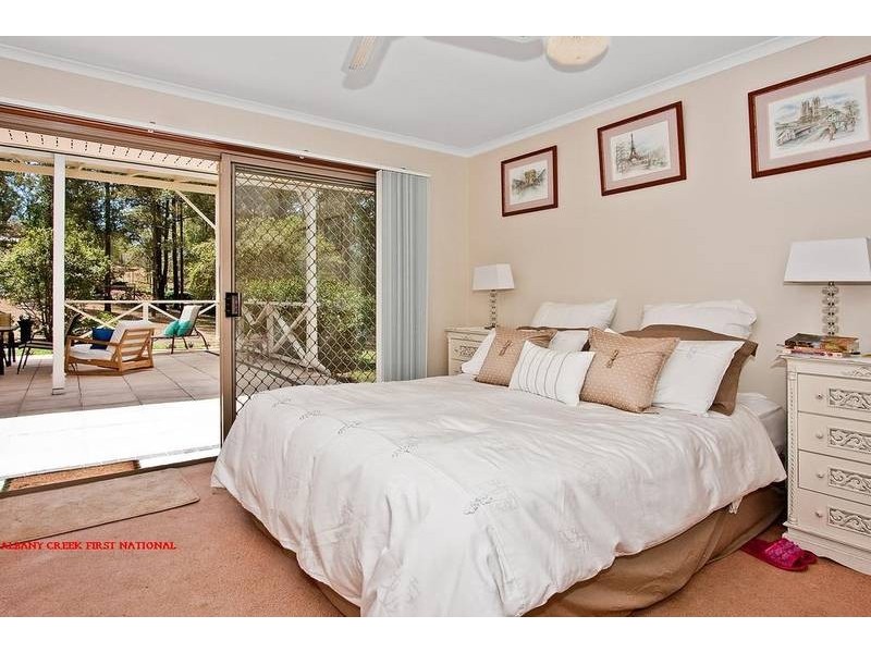 3 River Oaks Drive, Eatons Hill QLD 4037