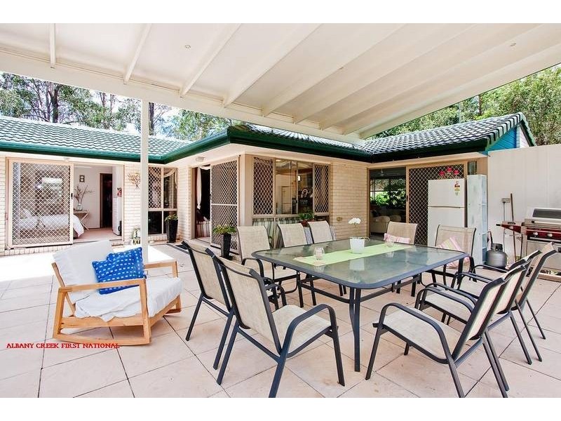 3 River Oaks Drive, Eatons Hill QLD 4037