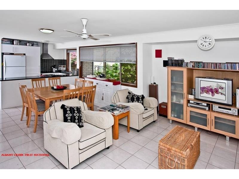 3 River Oaks Drive, Eatons Hill QLD 4037