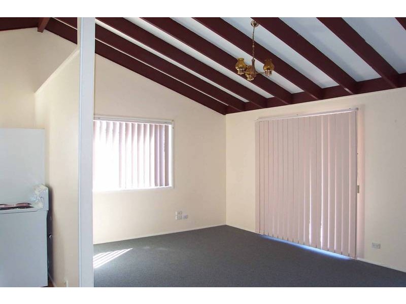 39 Folkstone Avenue, Albany Creek QLD 4035