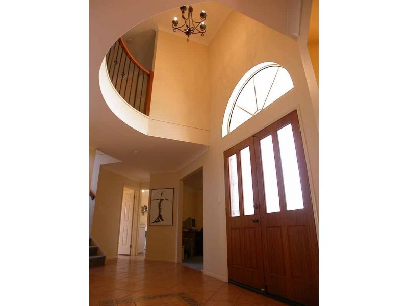 4 Elderberry Court, Eatons Hill QLD 4037