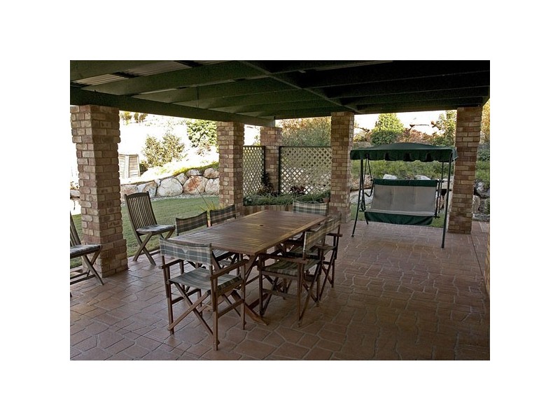 4 Elderberry Court, Eatons Hill QLD 4037