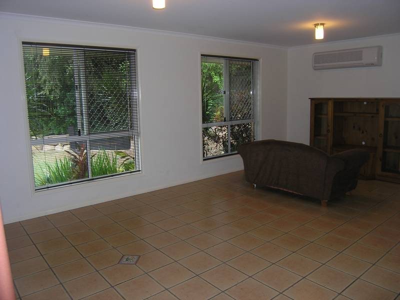 17 Saraband Drive, Eatons Hill QLD 4037