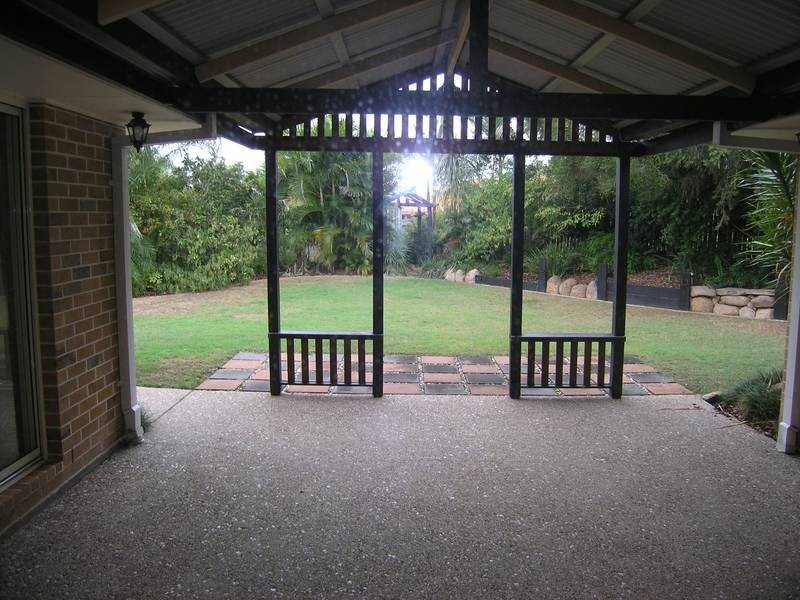 17 Saraband Drive, Eatons Hill QLD 4037