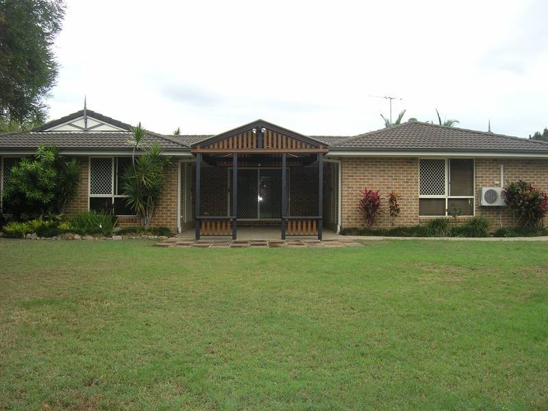 17 Saraband Drive, Eatons Hill QLD 4037