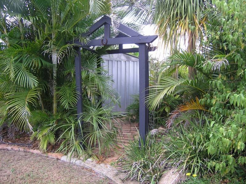 17 Saraband Drive, Eatons Hill QLD 4037