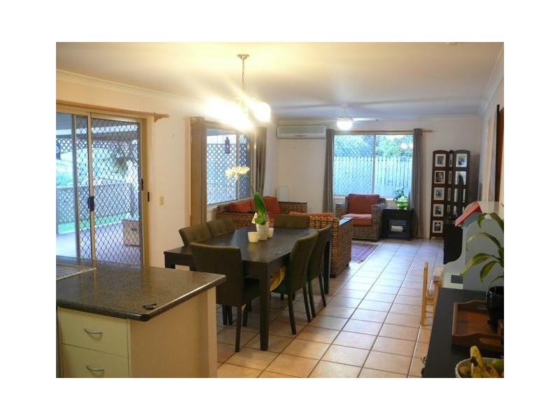 6 Sonya Court, Eatons Hill QLD 4037