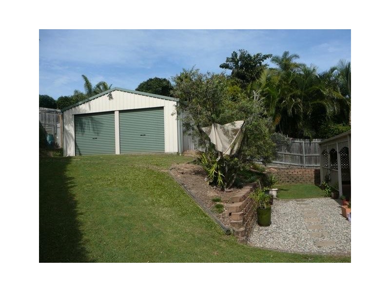 6 Sonya Court, Eatons Hill QLD 4037