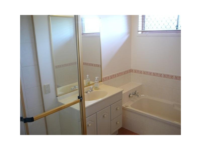 6 Sonya Court, Eatons Hill QLD 4037