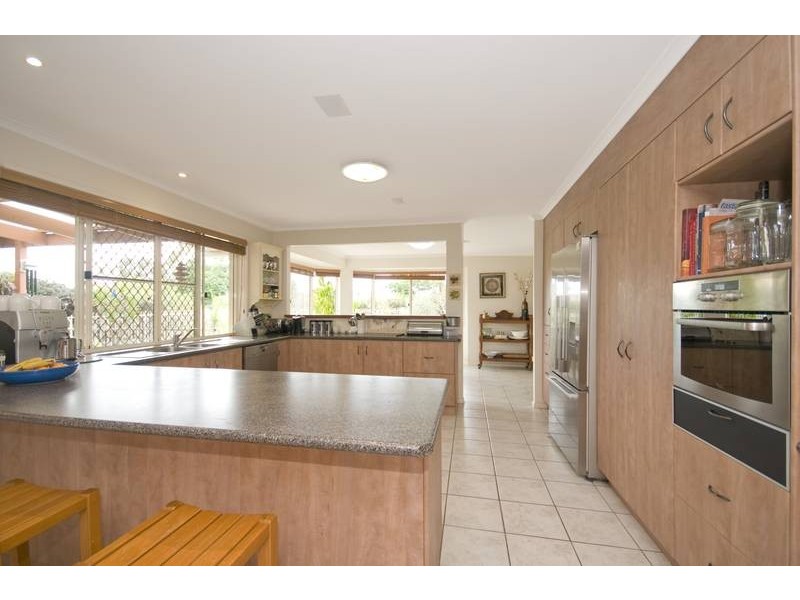 2 Ashleigh Court, Eatons Hill QLD 4037