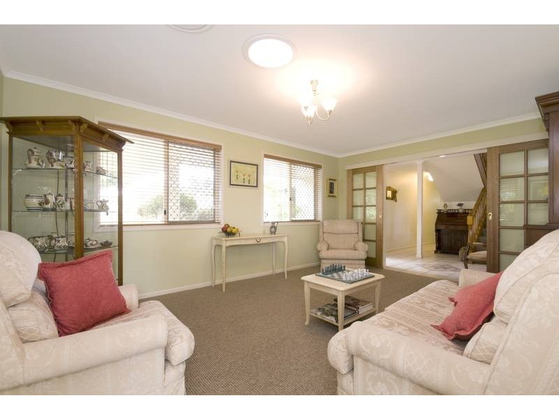 2 Ashleigh Court, Eatons Hill QLD 4037