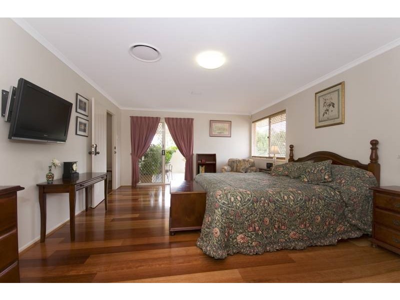 2 Ashleigh Court, Eatons Hill QLD 4037