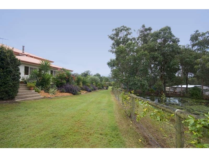 2 Ashleigh Court, Eatons Hill QLD 4037