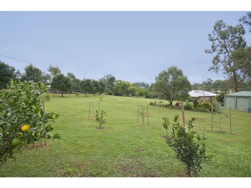 2 Ashleigh Court, Eatons Hill QLD 4037