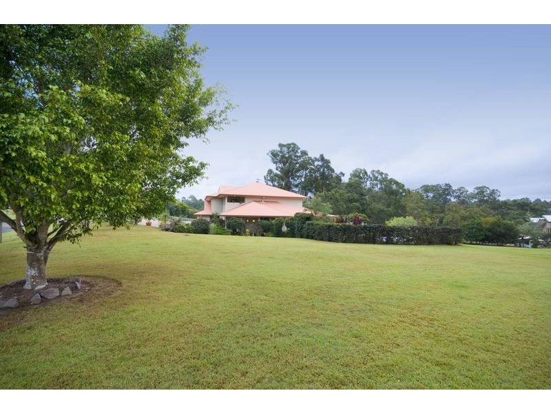 2 Ashleigh Court, Eatons Hill QLD 4037