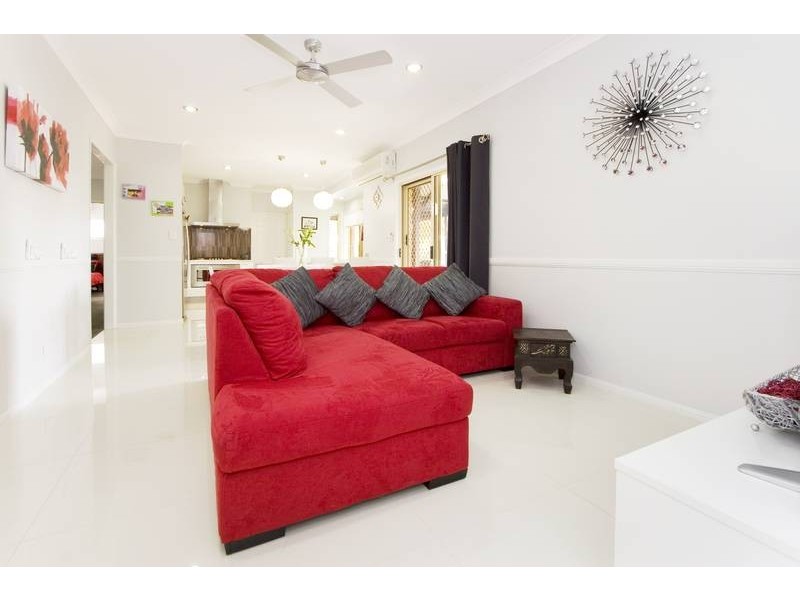 17 Forest Court, Albany Creek QLD 4035