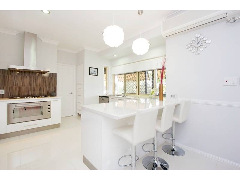 17 Forest Court, Albany Creek QLD 4035