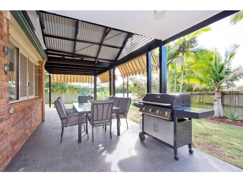 17 Forest Court, Albany Creek QLD 4035