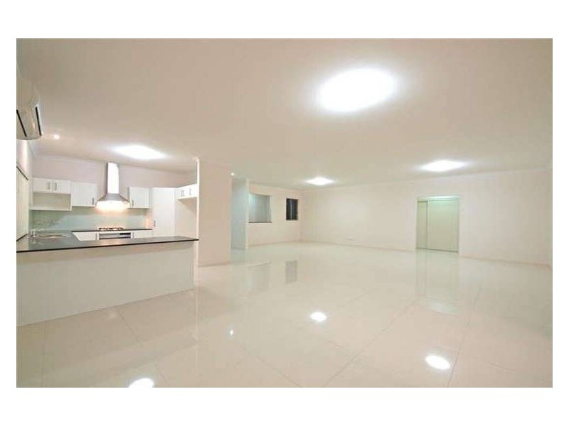 5 Sunbeam Court, Eatons Hill QLD 4037