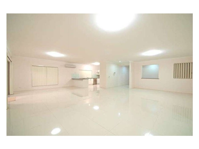 5 Sunbeam Court, Eatons Hill QLD 4037