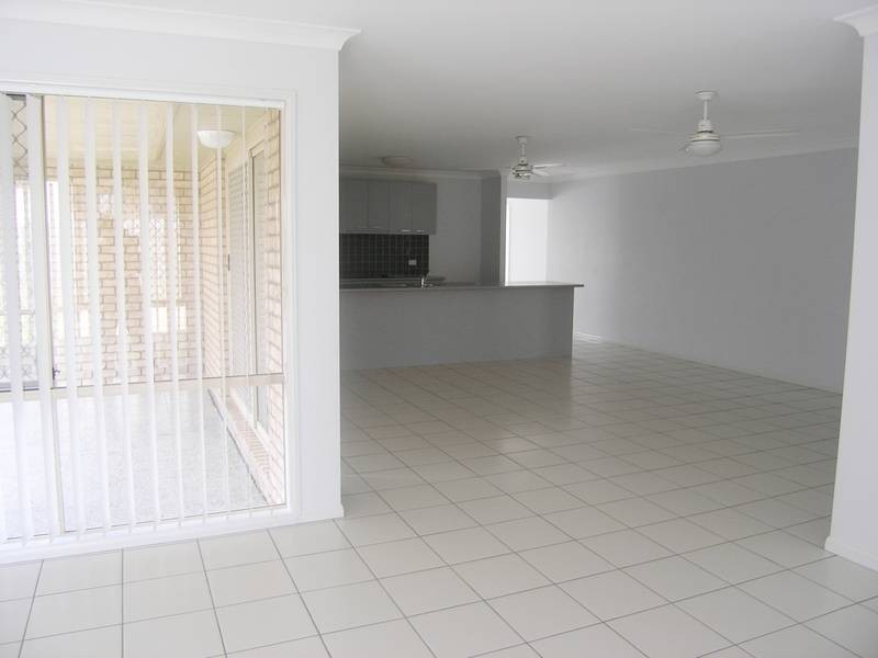 12 Hudson Court, Warner QLD 4500