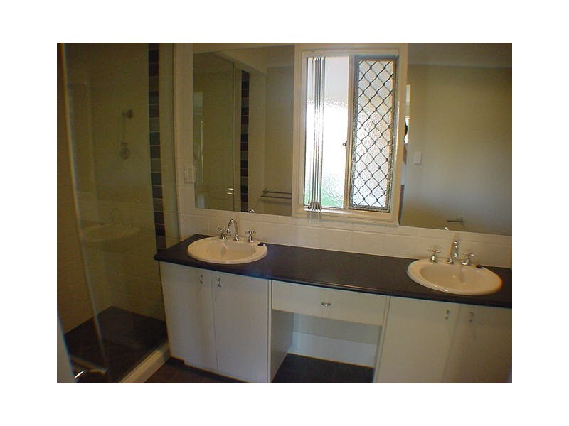 11 Corowa Court, Eatons Hill QLD 4037