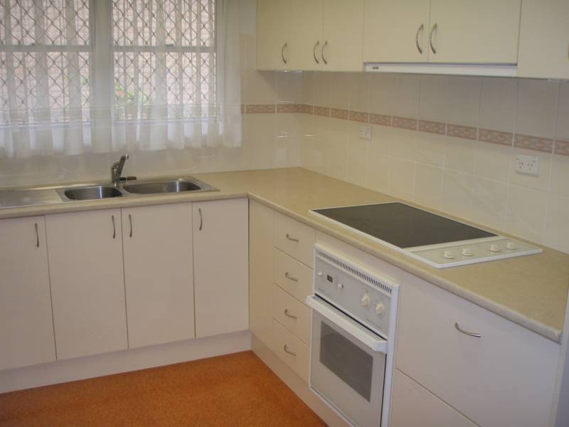 8 Hampshire Tce, Albany Creek QLD 4035