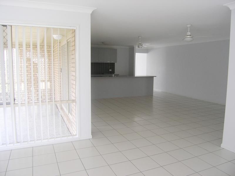 12 Hudson Court, Warner QLD 4500