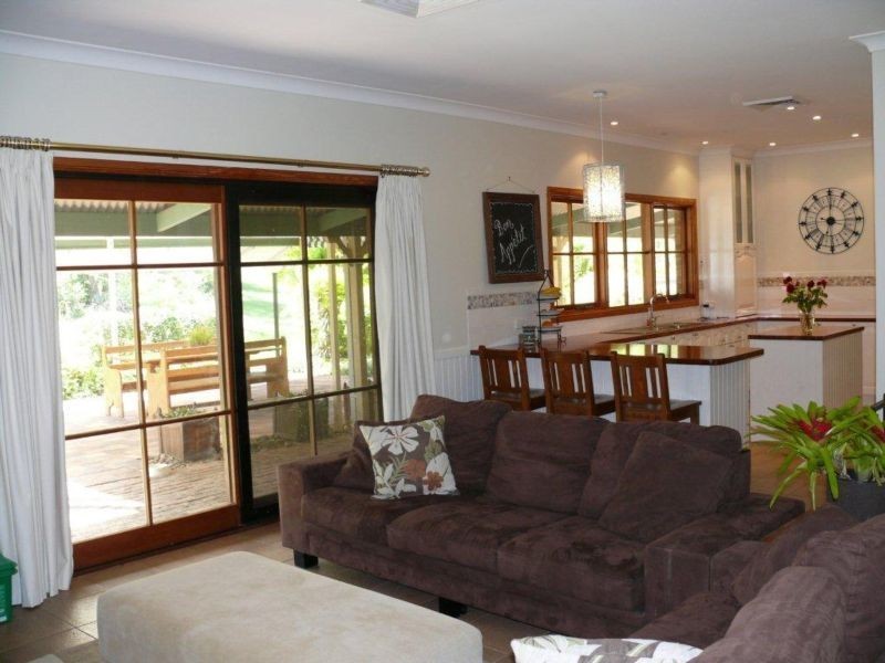 2 Beech Drive, Cashmere QLD 4500