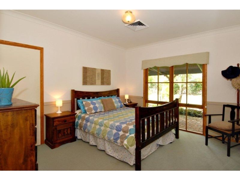 2 Beech Drive, Cashmere QLD 4500