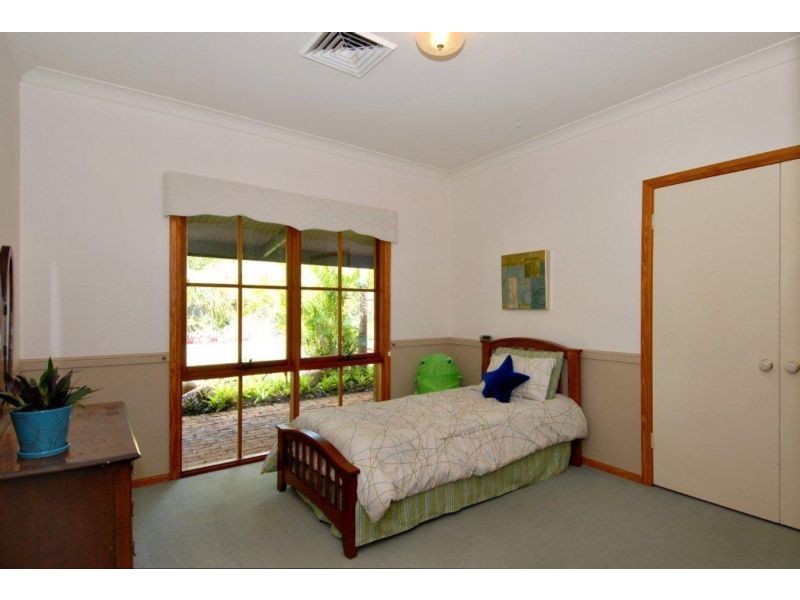 2 Beech Drive, Cashmere QLD 4500