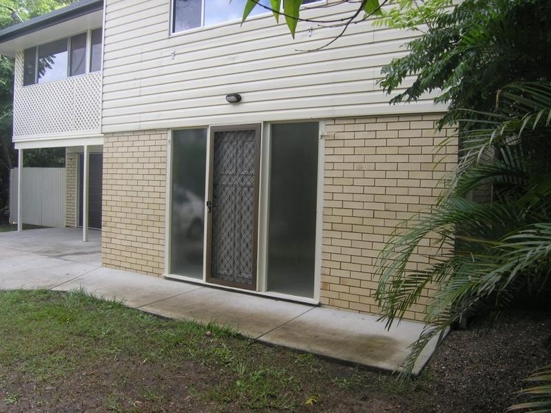 32 Old Northern Road, Albany Creek QLD 4035