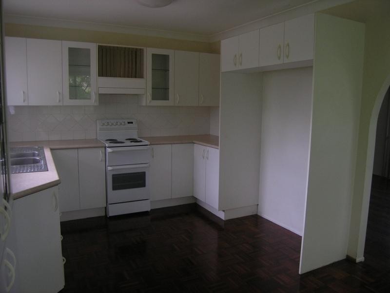 32 Old Northern Road, Albany Creek QLD 4035