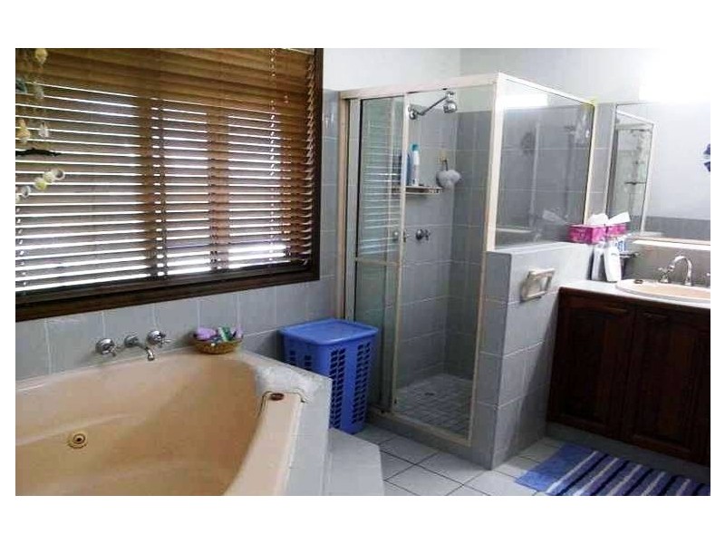 54 Bayside Drive, Beachmere QLD 4510