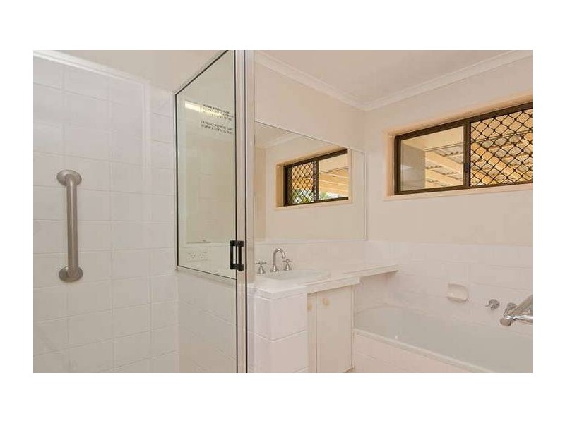 7 Flamingo Drive, Albany Creek QLD 4035