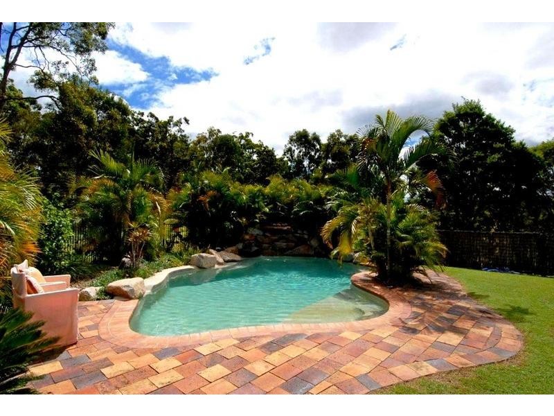 2 Beech Drive, Cashmere QLD 4500