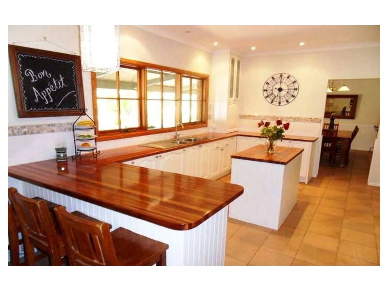 2 Beech Drive, Cashmere QLD 4500