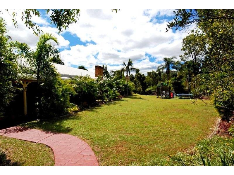 2 Beech Drive, Cashmere QLD 4500