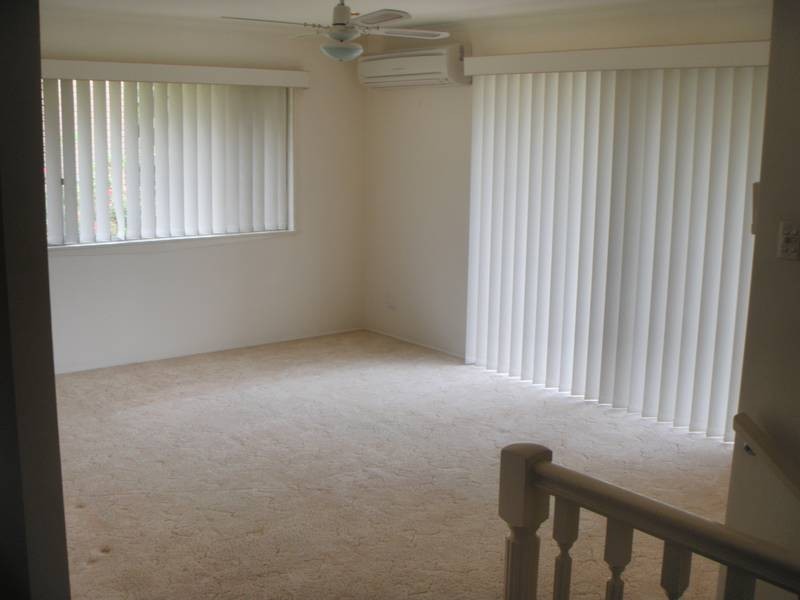 8 Hampshire Tce, Albany Creek QLD 4035