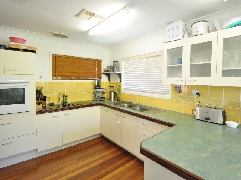 6 Crescent Court, Albany Creek QLD 4035