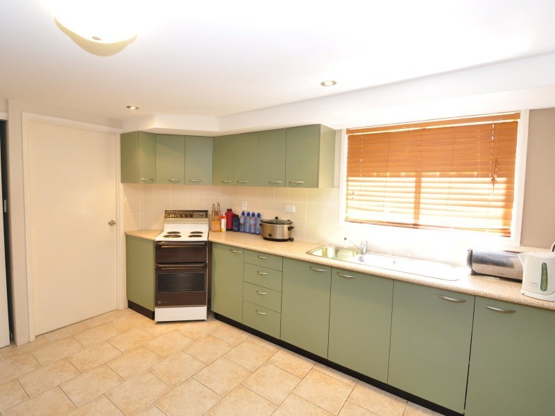 6 Crescent Court, Albany Creek QLD 4035