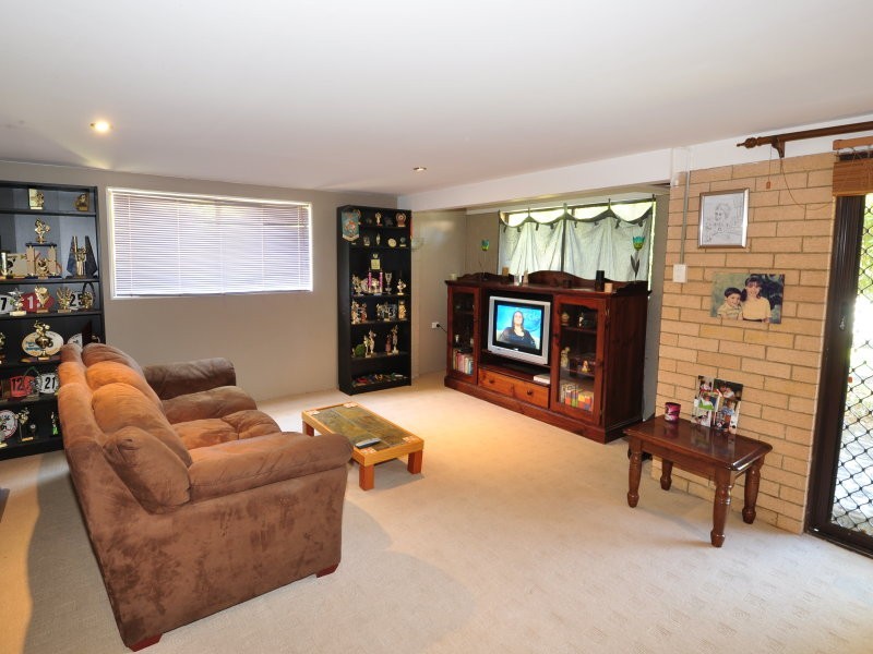 6 Crescent Court, Albany Creek QLD 4035