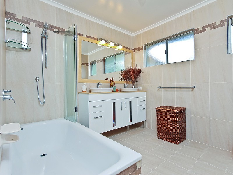 9 Bevlin Court, Albany Creek QLD 4035