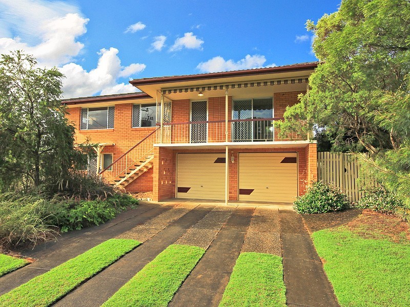 16 Hampshire Tce, Albany Creek QLD 4035