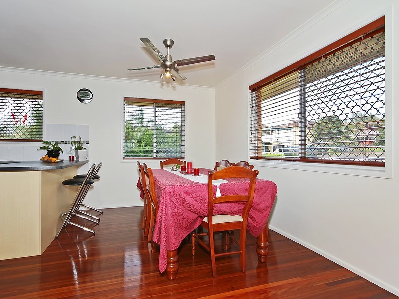 16 Hampshire Tce, Albany Creek QLD 4035