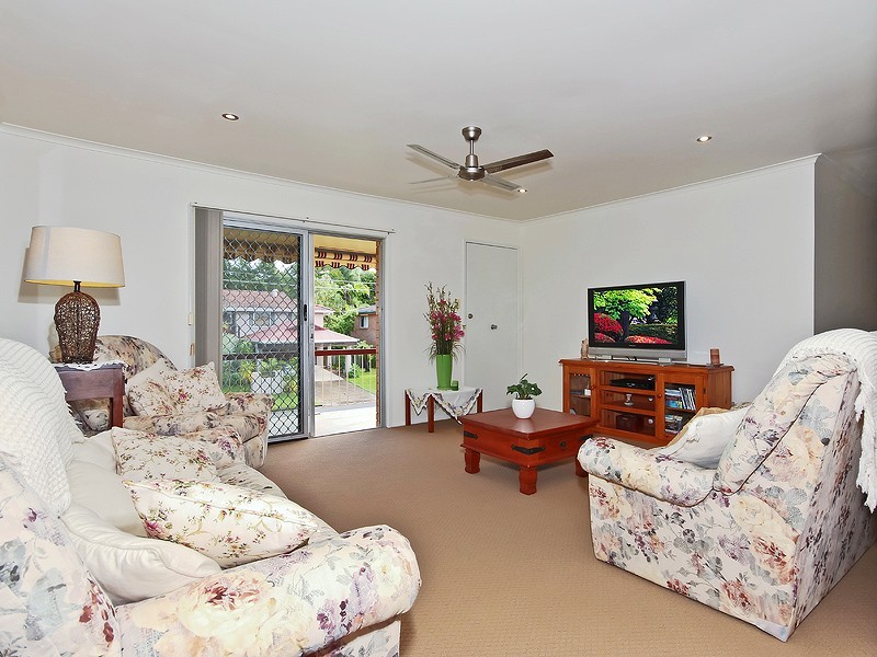 16 Hampshire Tce, Albany Creek QLD 4035