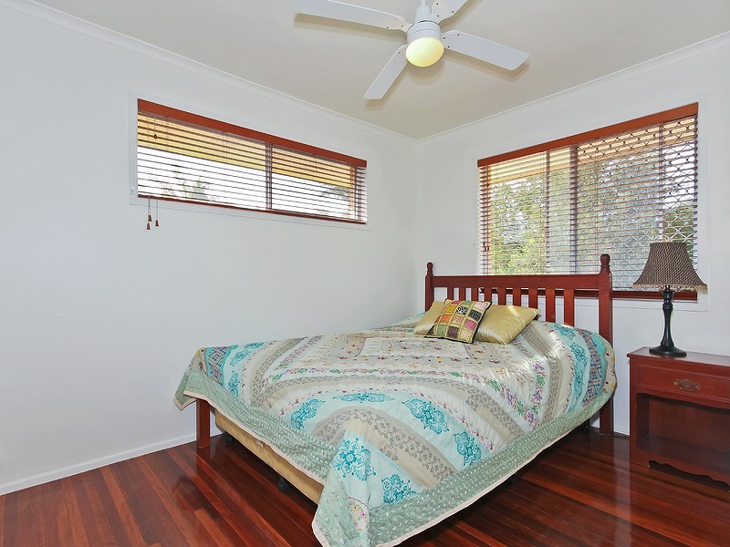 16 Hampshire Tce, Albany Creek QLD 4035
